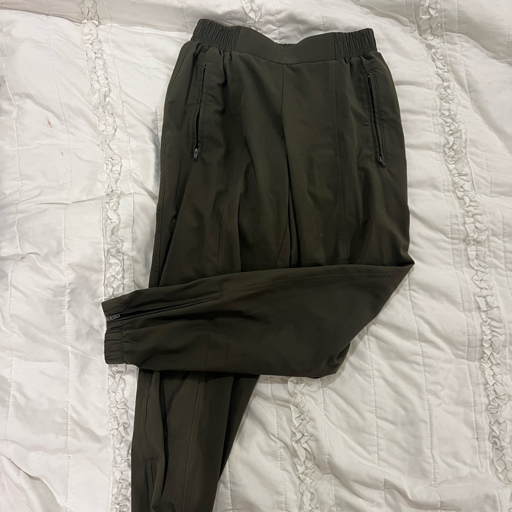 Women’s Olive Jogger Pants